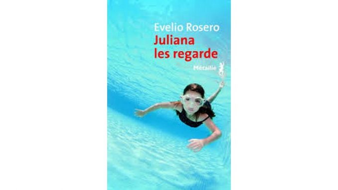 Juliana les regarde