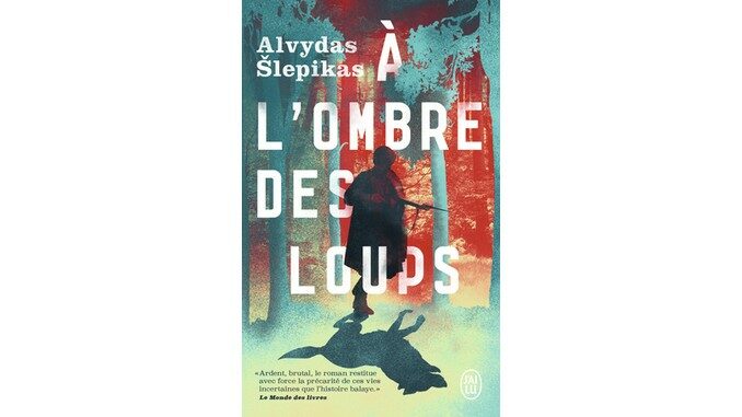 a l ombre des loups poche